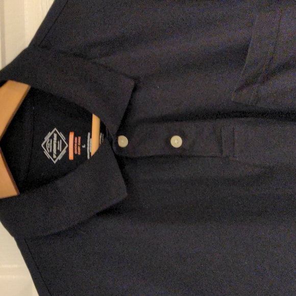 Like new St John's bay performance quick dri easy care L - Picture 3 of 4